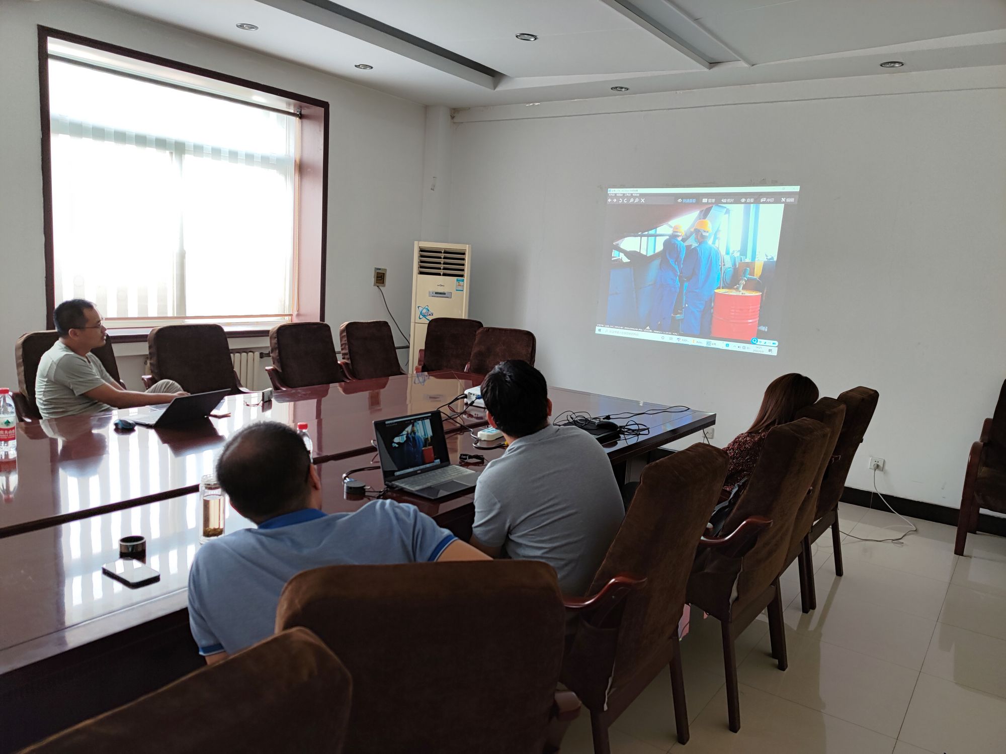 亚洲国产综合精品中文一区二区